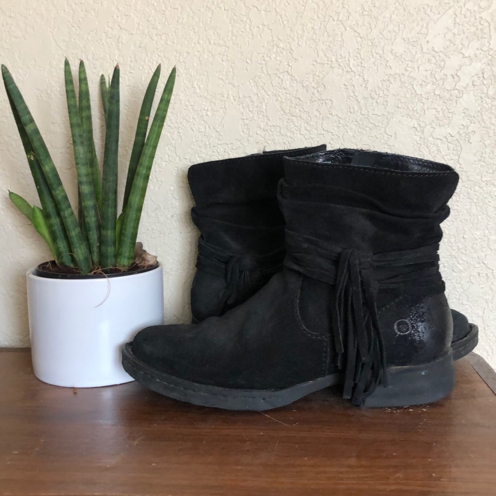 Women’s Born Isobelle Tassel Boot Size 6.5
